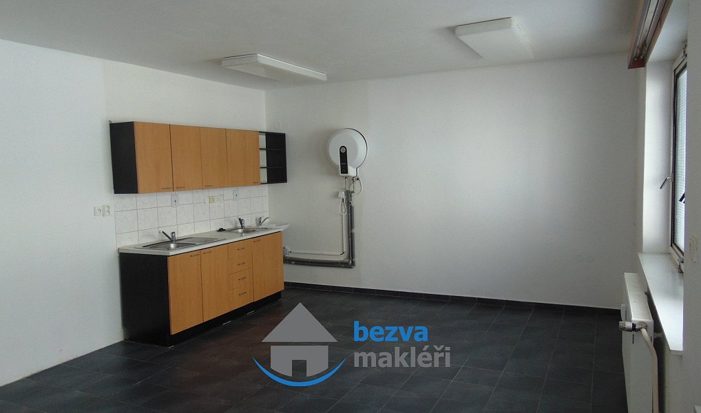 Pronájem kanceláře 60 m², Skuteč – náhled fotky 4