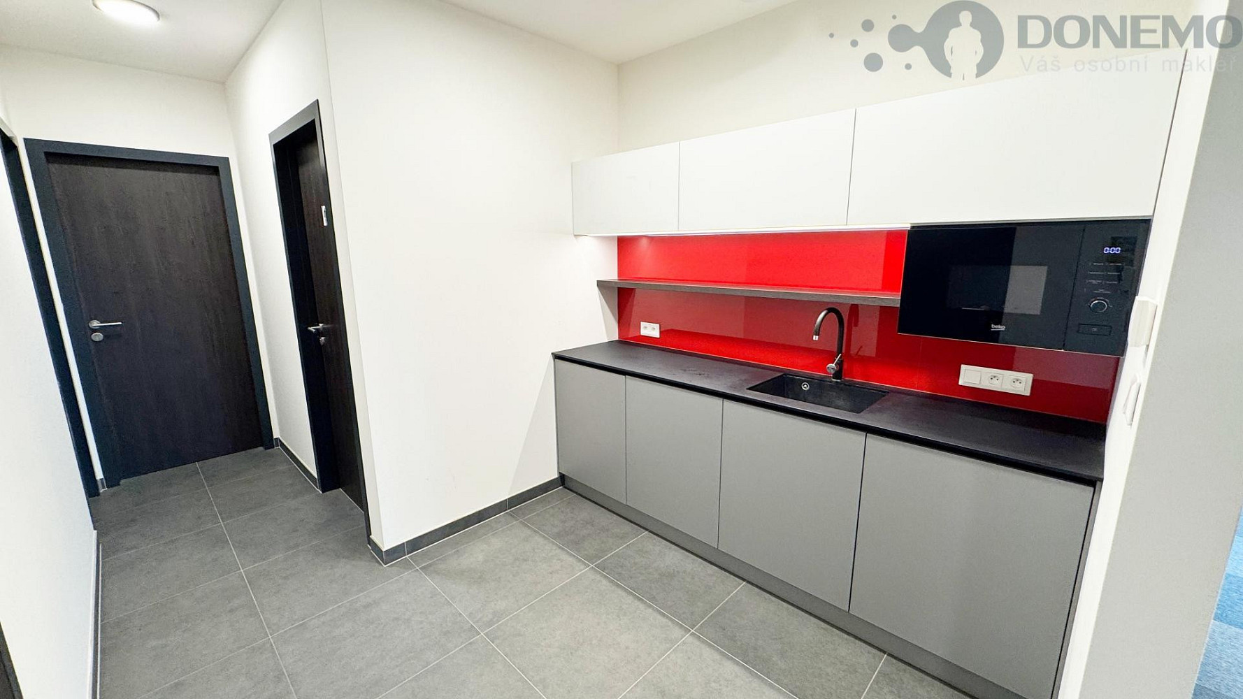 Pronájem kanceláře 210 m² — photo 3