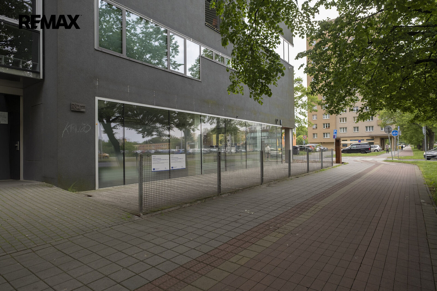 Pronájem obchodních prostor 146 m² – fotografie 2