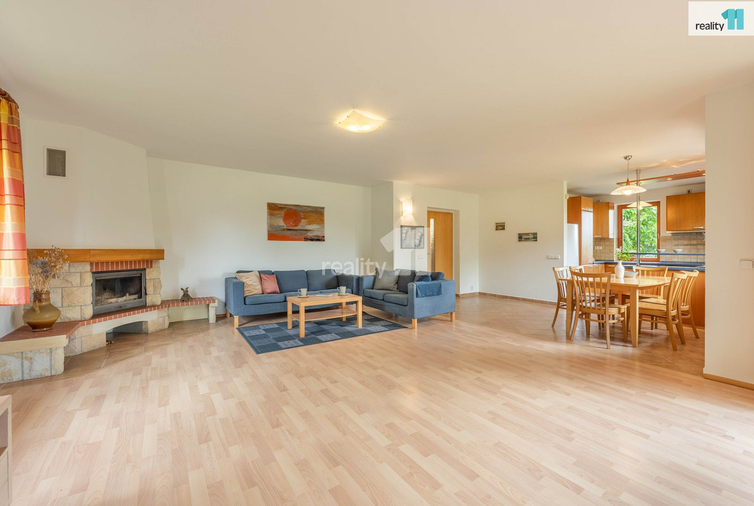 Prodej domu 200 m² s pozemkem 1 008 m² — photo 2