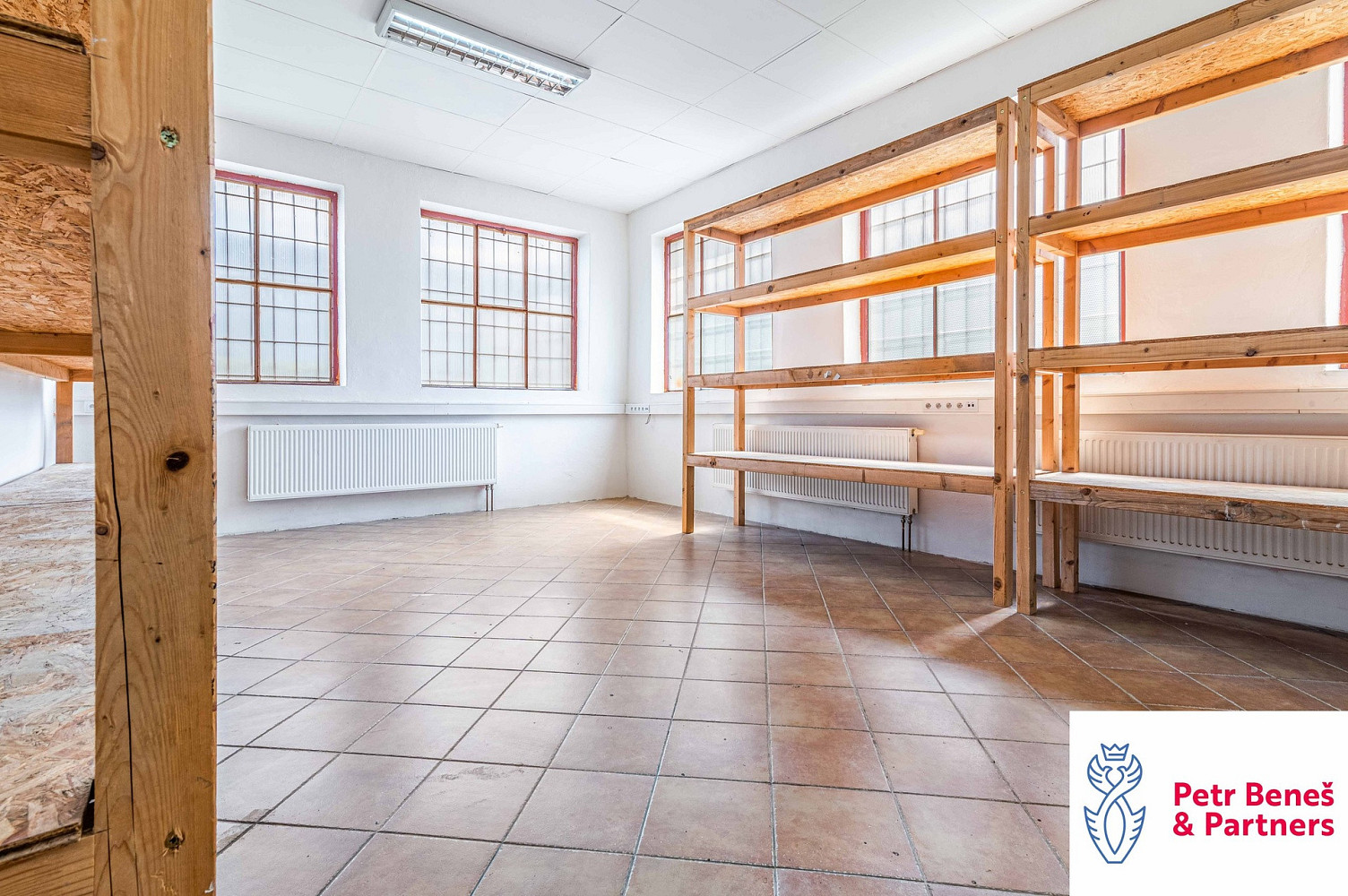 Pronájem skladovacích prostor 220 m² — photo 2
