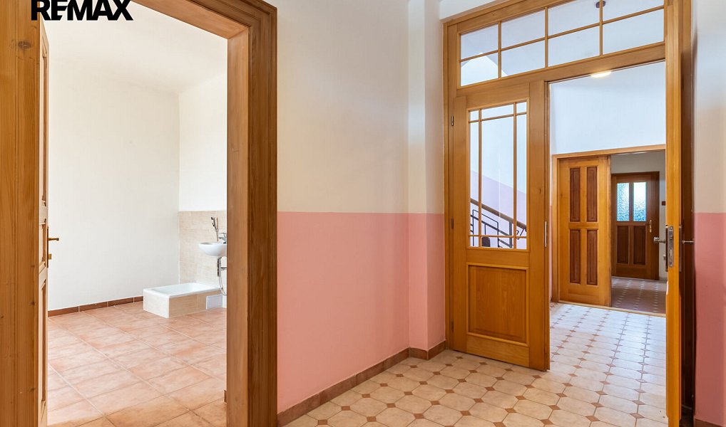 Prodej domu 403 m² s pozemkem 1 389 m², Praha – náhled fotky 47