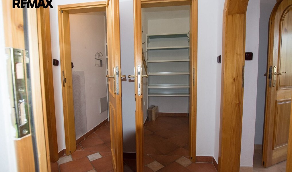 Prodej domu 252 m² s pozemkem 312 m², Jindřichův Hradec – náhled fotky 17