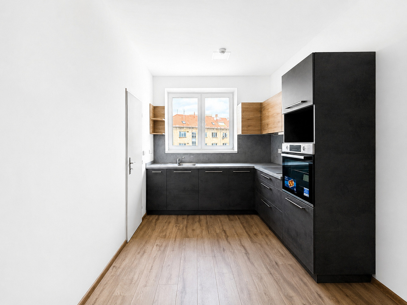 Pronájem bytu 2+1 80 m² — photo 3