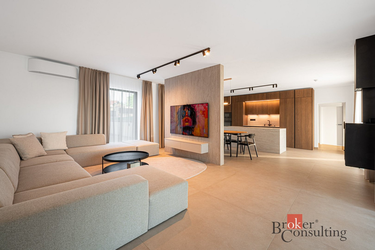 Prodej domu 245 m² s pozemkem 1 988 m² — photo 2