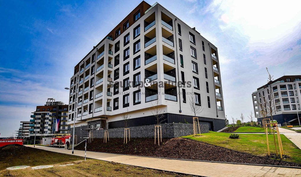 Pronájem garáže, 14 m², Hlubočepy, Praha 5, Praha