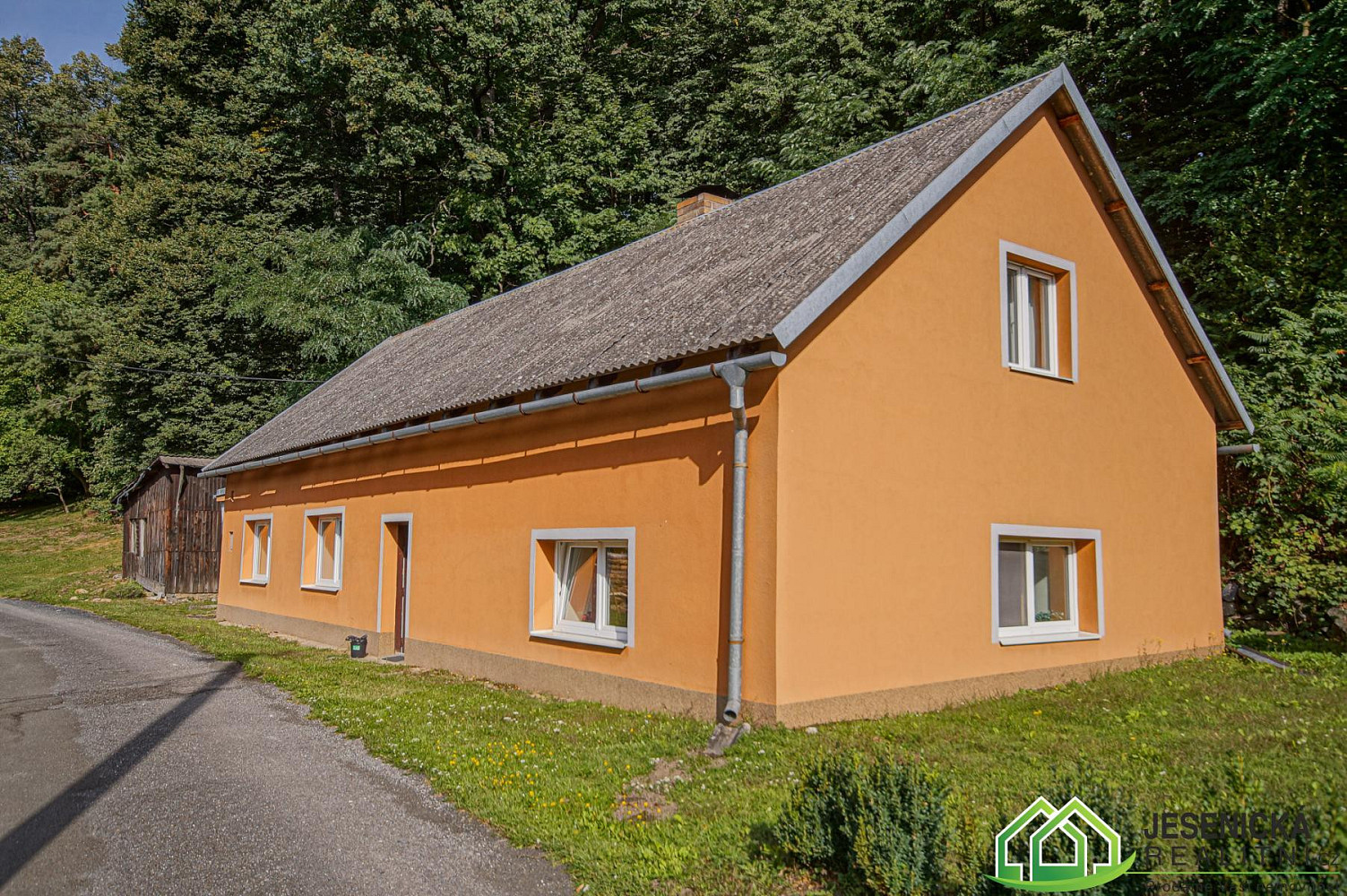 Prodej domu 240 m² s pozemkem 698 m²