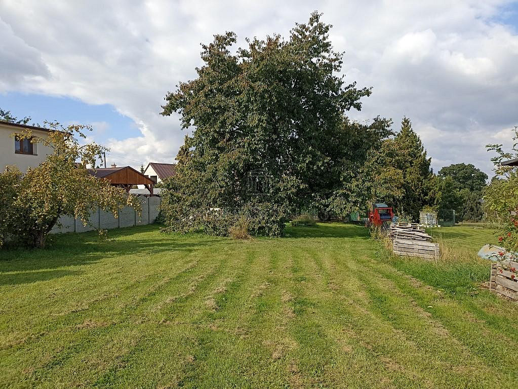 Prodej komerčního pozemku 1 016 m² – fotografie 2