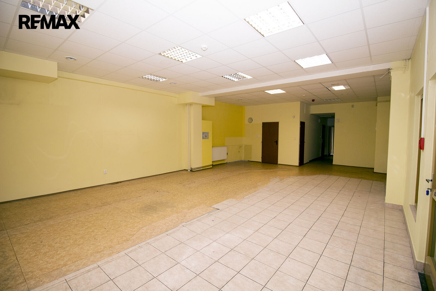 Pronájem obchodních prostor 126 m² – fotografie 3