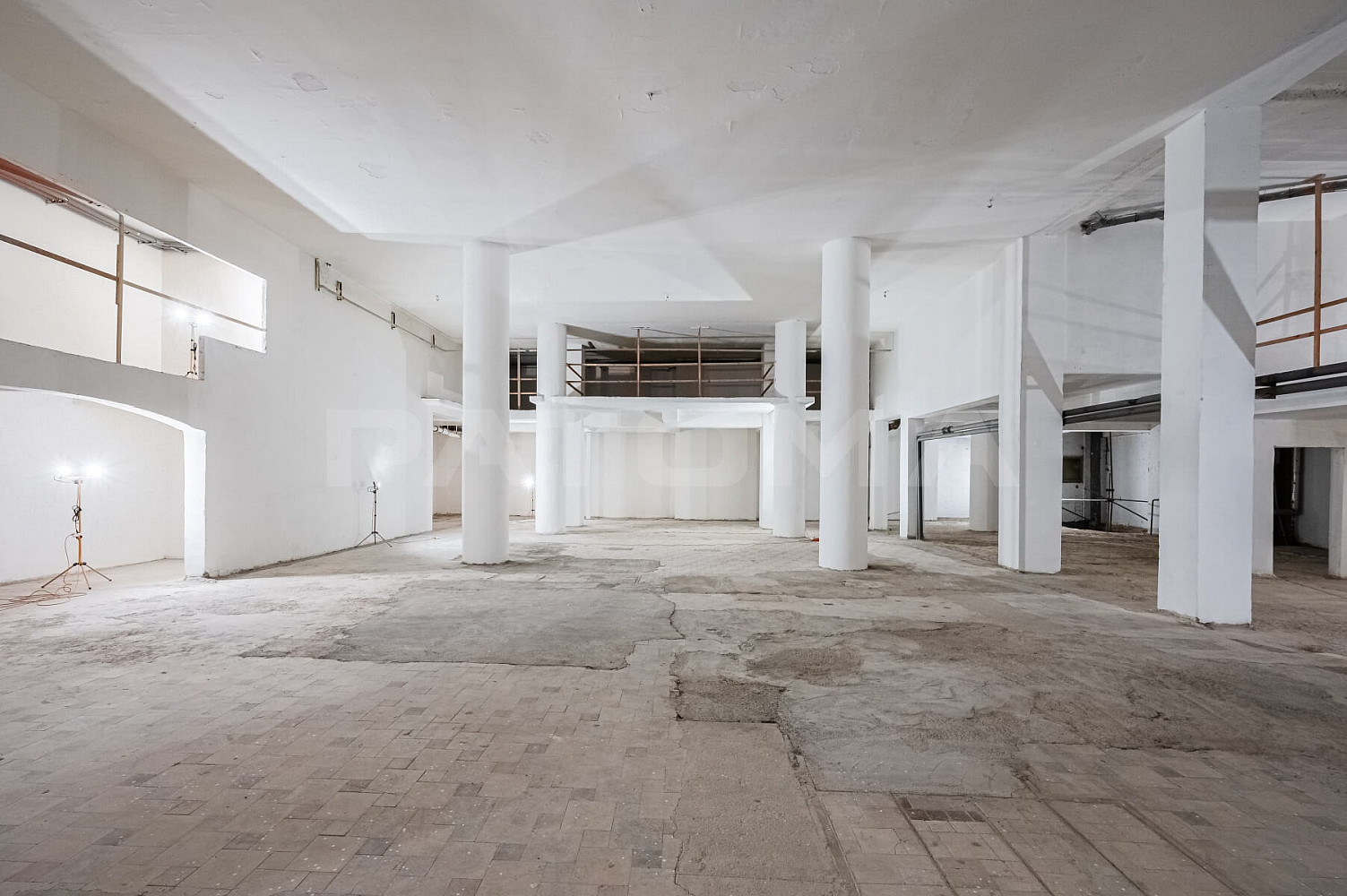 Pronájem obchodních prostor 1 279 m² – fotografie 4