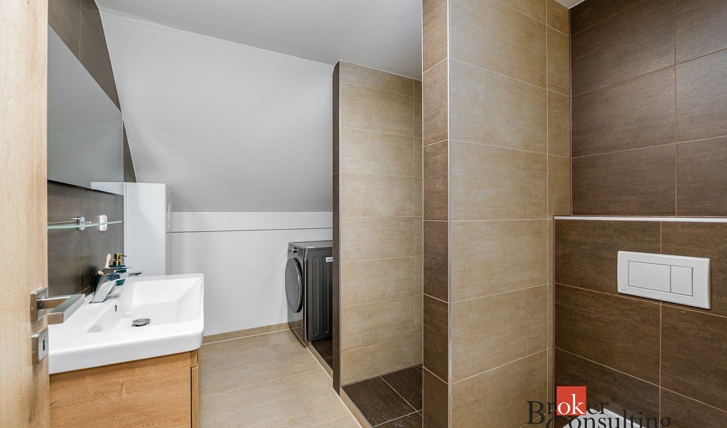 Prodej bytu 4+kk 120 m², Plzeň – náhled fotky 9