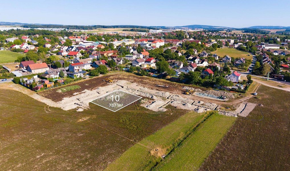 Prodej stavebního pozemku 757 m², Solnice – náhled fotky 2