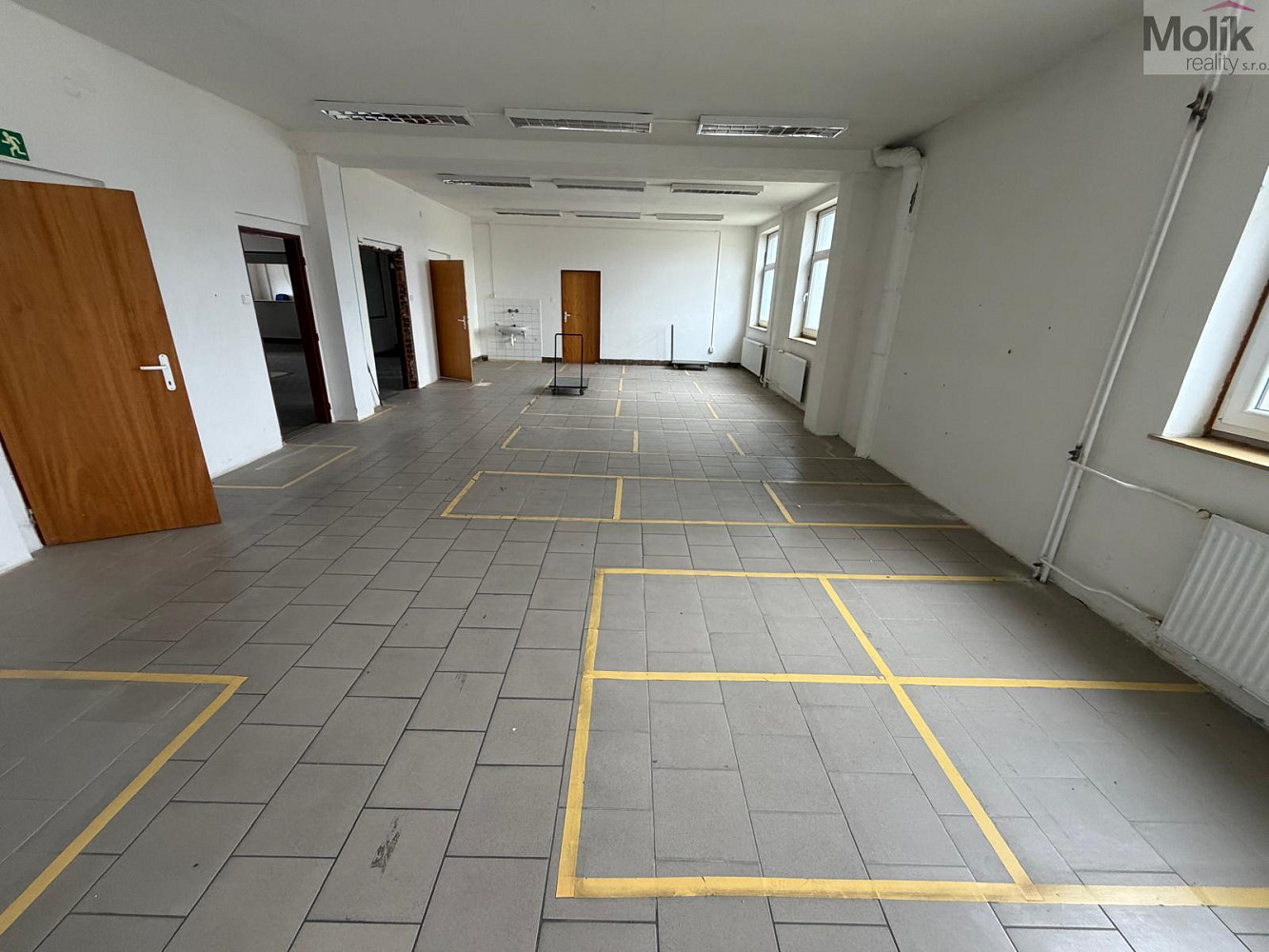 Pronájem skladovacích prostor 1 150 m² – fotografie 3