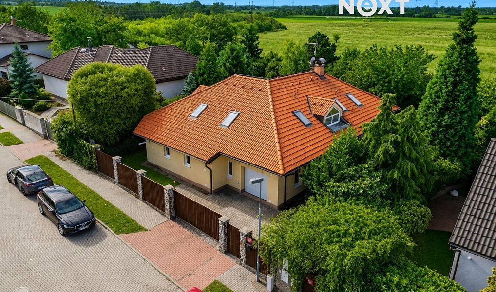 Prodej domu 337 m² s pozemkem 915 m², Praha – náhled fotky 2