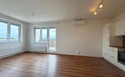 Pronájem bytu 3+kk 58 m², V Honech, Klecany, okres Praha-východ