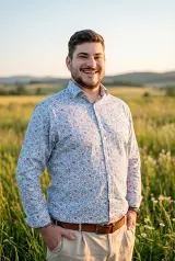 Makléř Daniel Sabela
