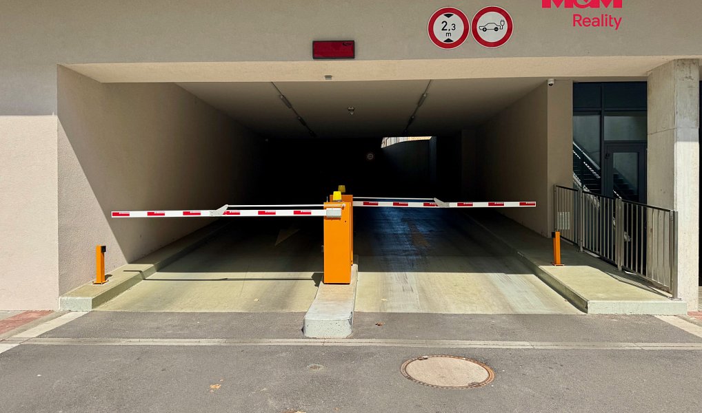 Pronájem garážového stání, 13 m2, Pardubice, Pardubice – náhled fotky 6