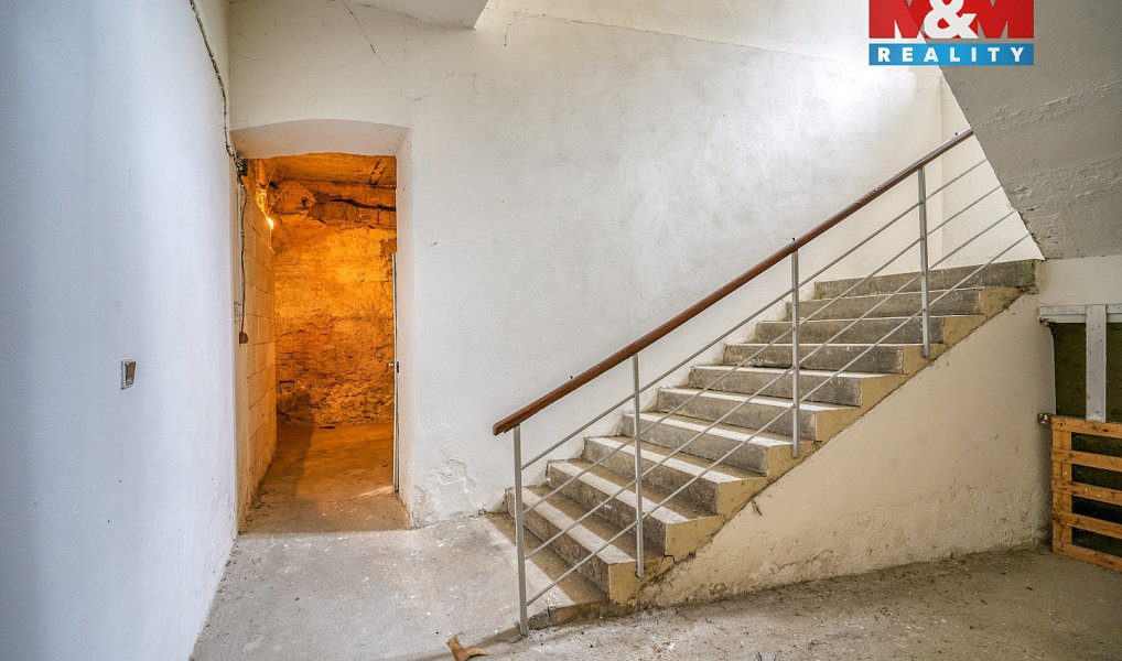 Prodej nájemního domu, činžáku 560 m², Praha – náhled fotky 10