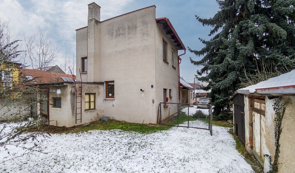 Prodej domu 140 m² s pozemkem 2 352 m², Jesenice – náhled fotky 14