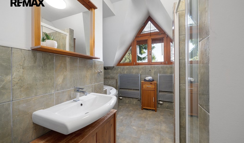 Prodej domu 210 m² s pozemkem 1 140 m², Praha – náhled fotky 16