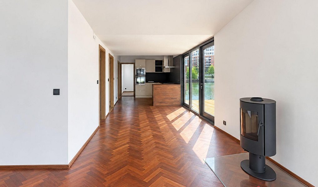 Hausbót 4kk - 96m2 s terasou 30m2 a kotevním místem Praha, Praha – náhled fotky 7