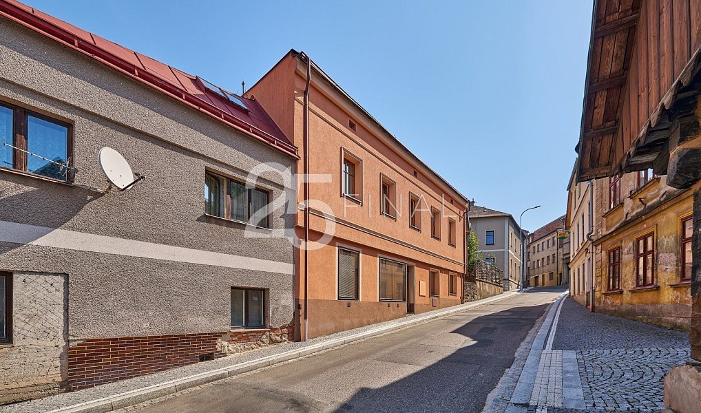 Prodej domu 199 m² s pozemkem 215 m², Úpice – náhled fotky 3