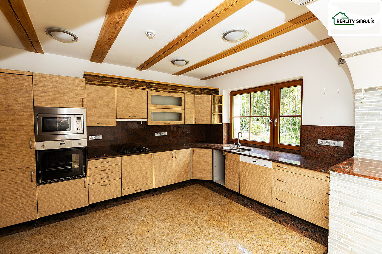 Prodej domu 500 m² s pozemkem 1 839 m² – fotografie 2