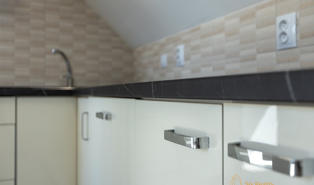 Prodej bytu 3+kk 91 m², Krupá – náhled fotky 9