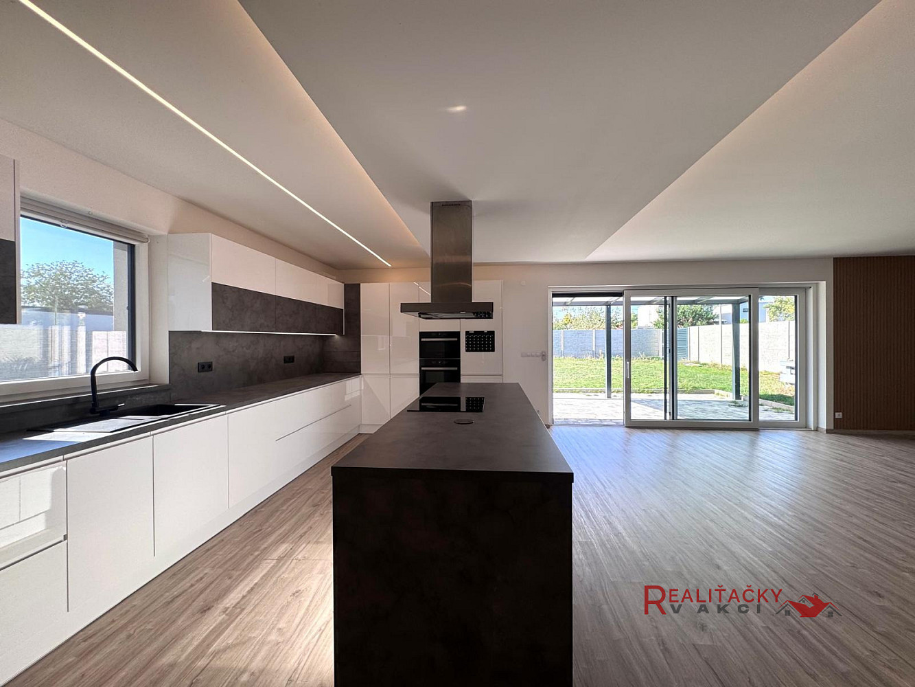 Prodej domu 208 m² s pozemkem 848 m² – fotografie 4
