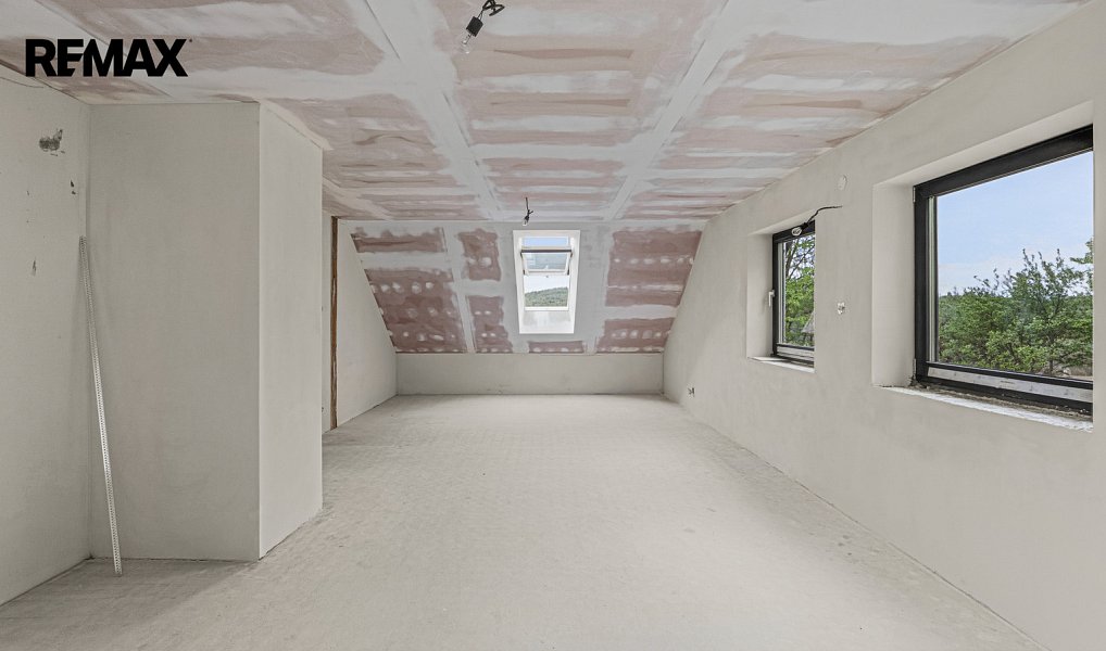 Prodej domu 385 m² s pozemkem 1 449 m², Rabyně – náhled fotky 10