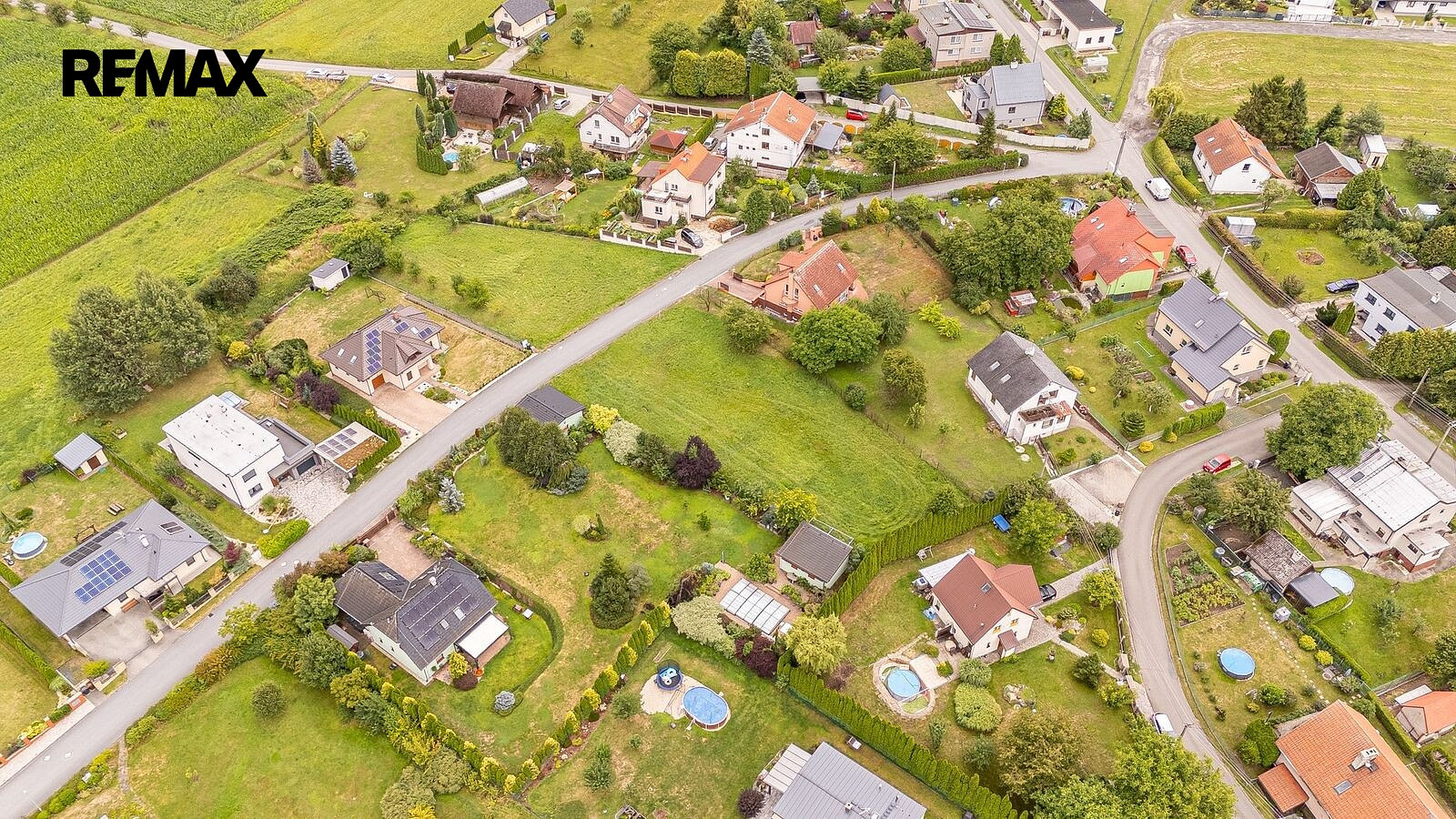 Prodej stavebního pozemku 1 376 m² – fotografie 3