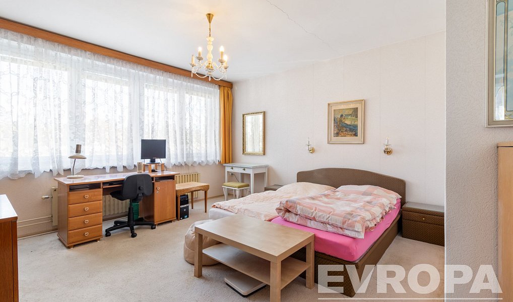 Pronájem domu 220 m² s pozemkem 409 m², Praha – náhled fotky 3