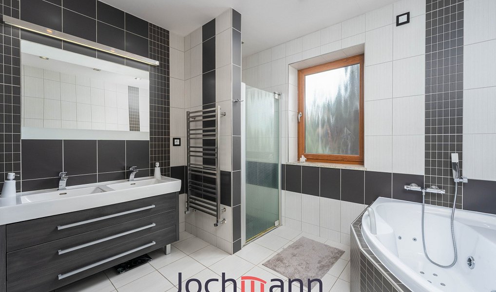 Prodej domu 274 m² s pozemkem 1 138 m², Rudolfov – náhled fotky 13