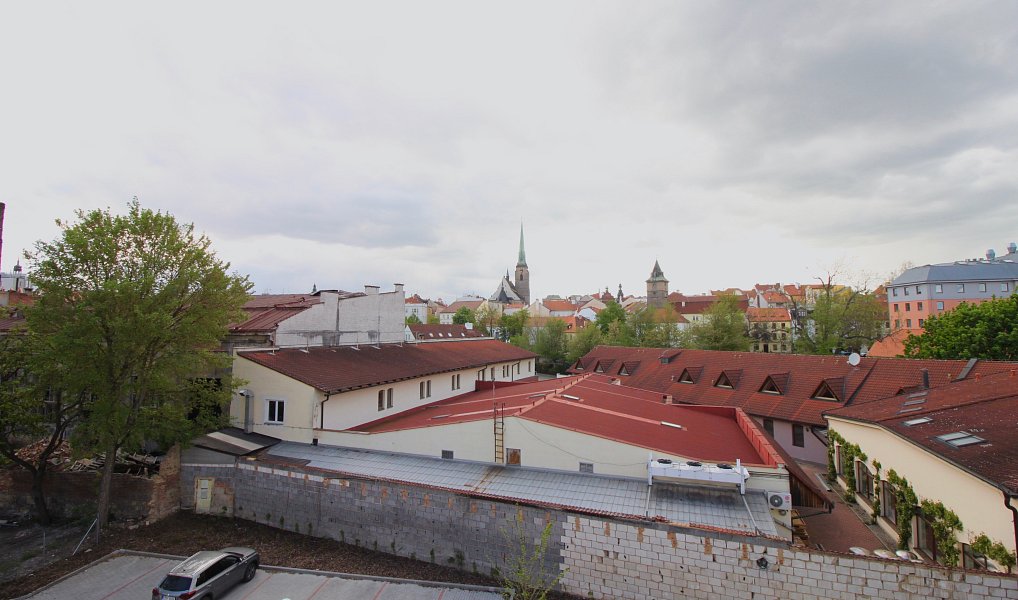 Vyhrazené parkovací stání v centru, Plzeň – náhled fotky 2