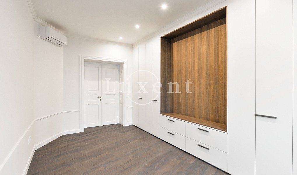 Pronájem bytu 4+kk 167 m², Praha – náhled fotky 12