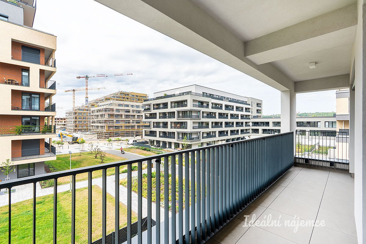 Pronájem bytu 2+kk 60 m² – fotografie 3