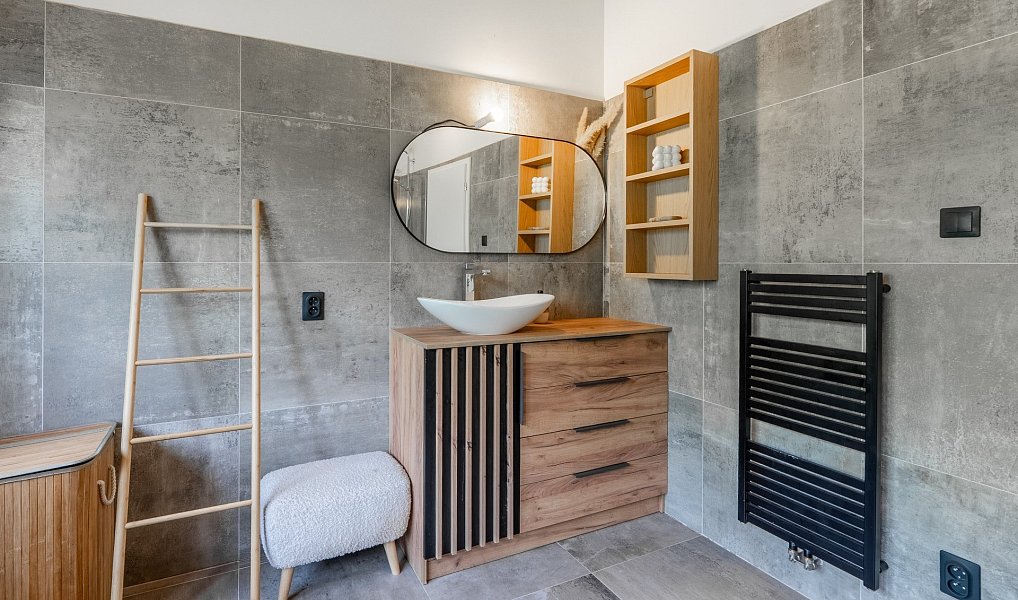 Prodej domu 165 m² s pozemkem 1 560 m², Ostrá – náhled fotky 8