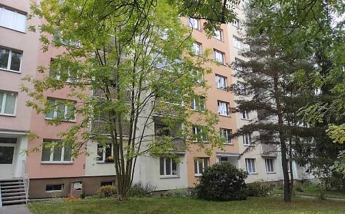 Prodej bytu 2+1 60 m², Závodu míru, Karlovy Vary - Stará Role