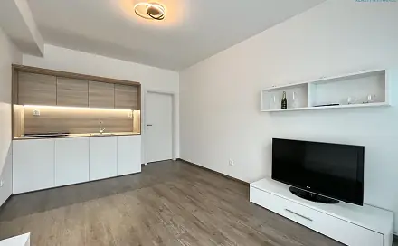 Pronájem bytu 1+kk 24 m², Mrštíkova, Třebíč - Horka-Domky
