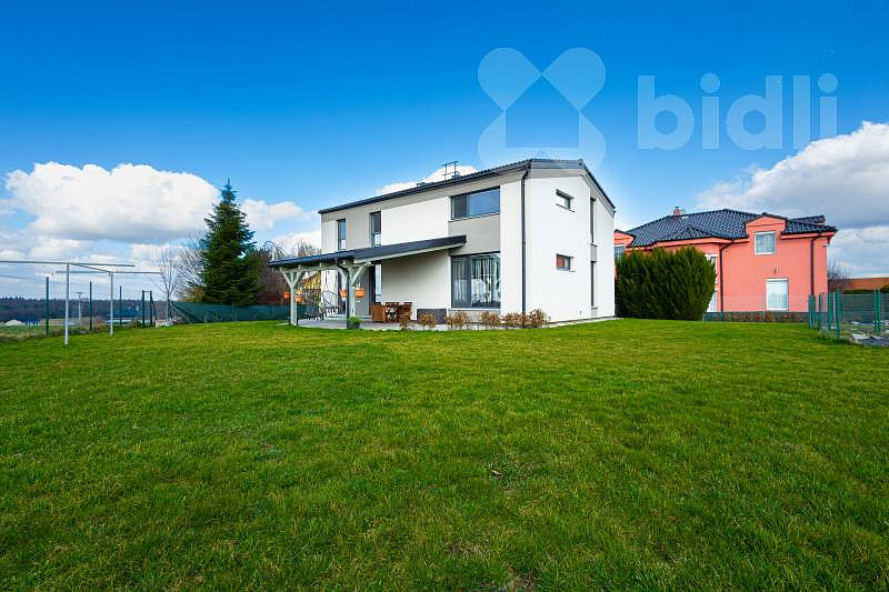Prodej domu 178 m² s pozemkem 997 m² — photo 2