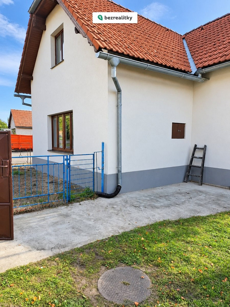 Prodej domu 228 m² s pozemkem 295 m² – fotografie 2