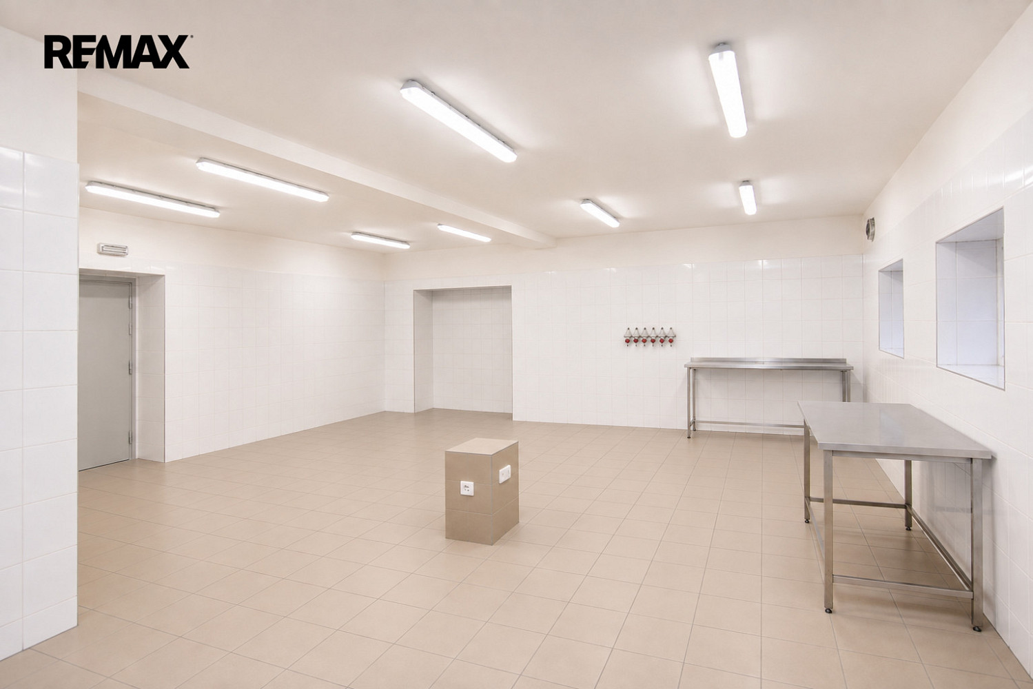 Pronájem výrobních prostor 275 m² – fotografie 2