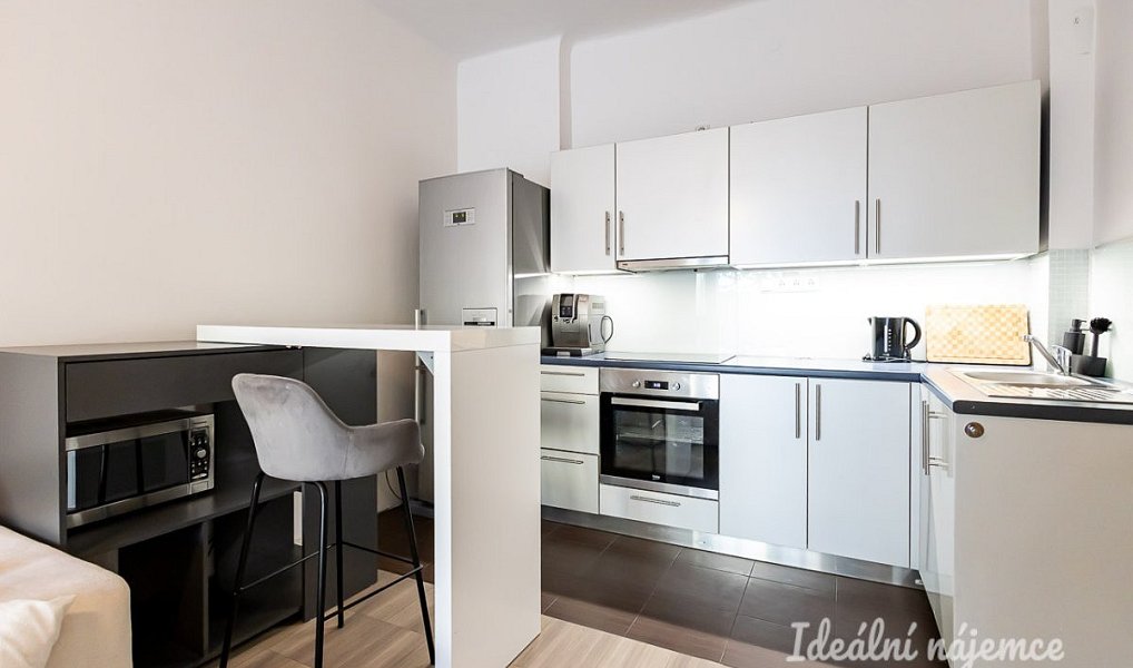 Pronájem bytu 2+kk 40 m², Praha – náhled fotky 2