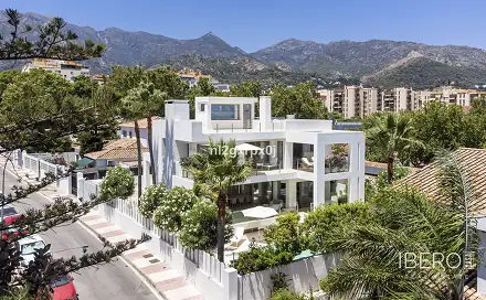 Prodej domu 399 m² s pozemkem 553 m², Marbella, Španělsko
