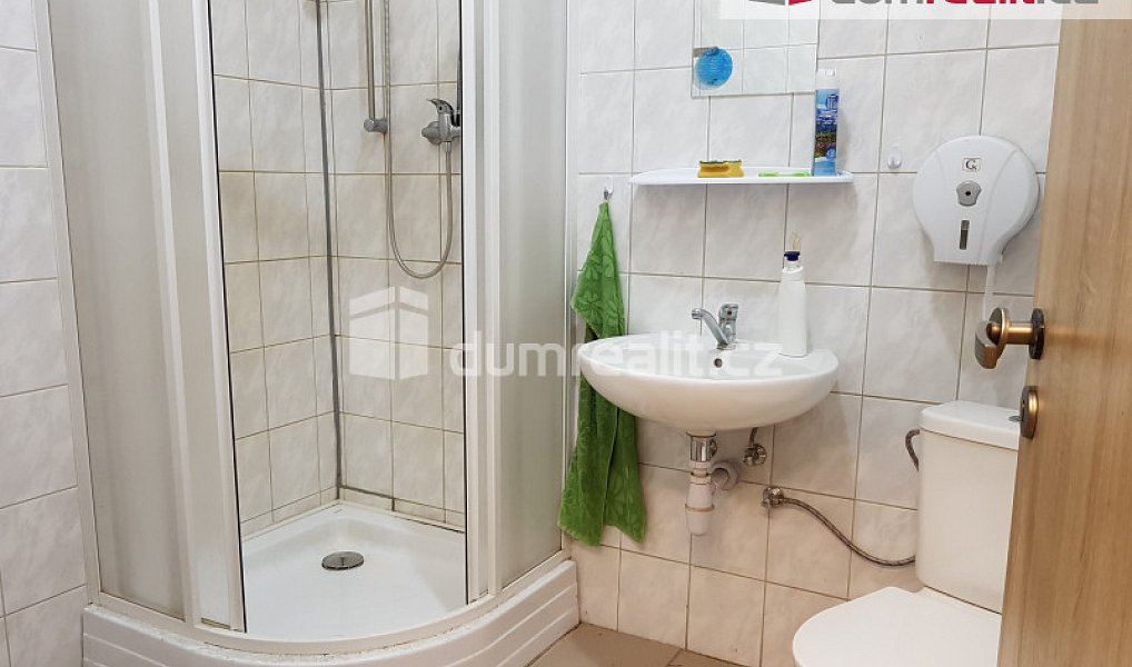 Prodej výrobních prostor 4 252 m², Kaplice – náhled fotky 14