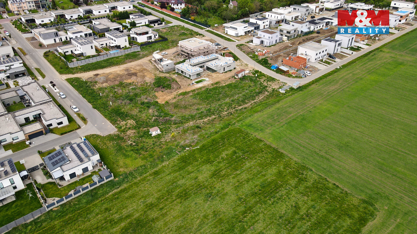 Prodej stavebního pozemku 1 924 m² – fotografie 2