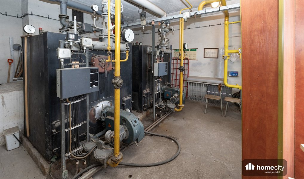 Prodej ubytovacího objektu 1 660 m², Hradec Králové – náhled fotky 45