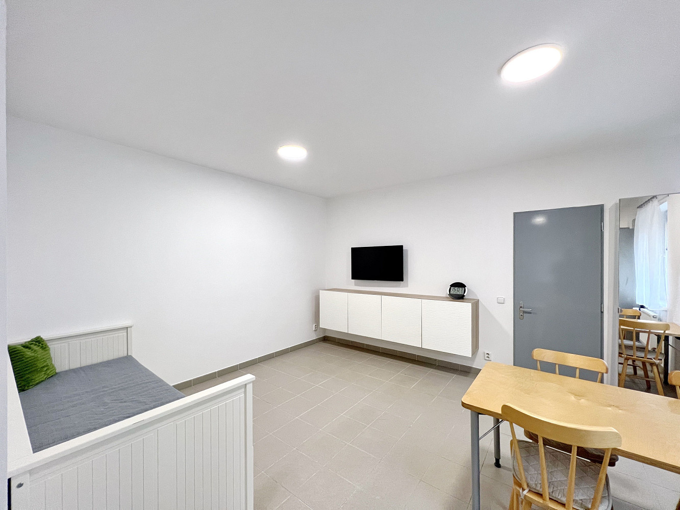 Pronájem bytu 1+kk 30 m² – fotografie 4