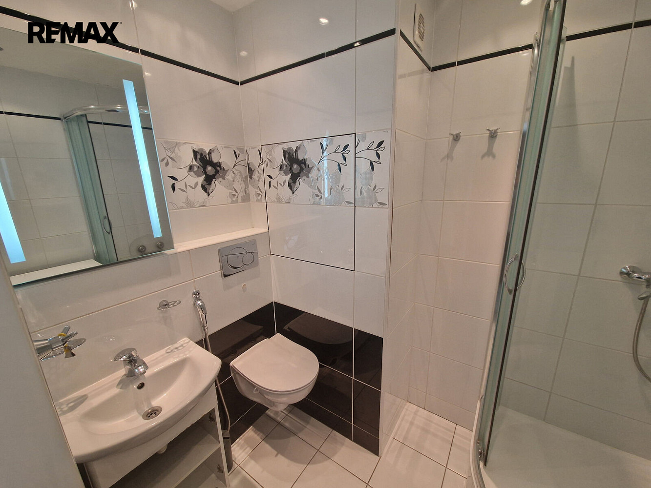 Pronájem bytu 1+1 27 m² – fotografie 4