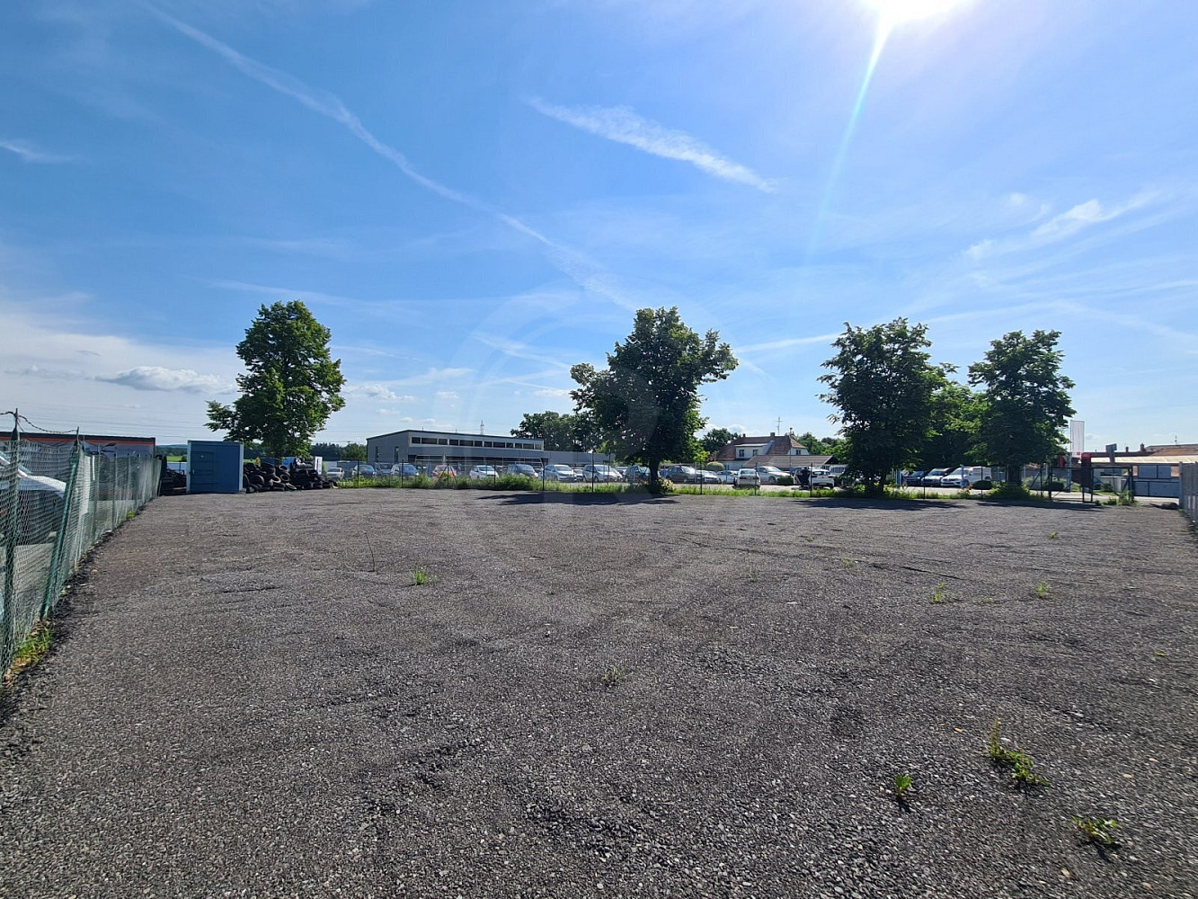 Pronájem komerčního objektu (jiného typu) 1 000 m²